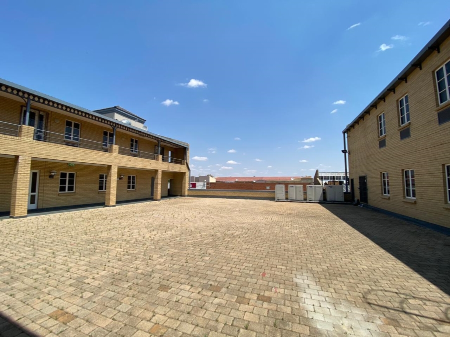 To Let commercial Property for Rent in Kroonstad Central Free State